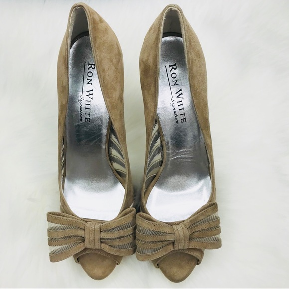⬇️ Ron White Nude Suede Bow heels - Picture 8 of 8